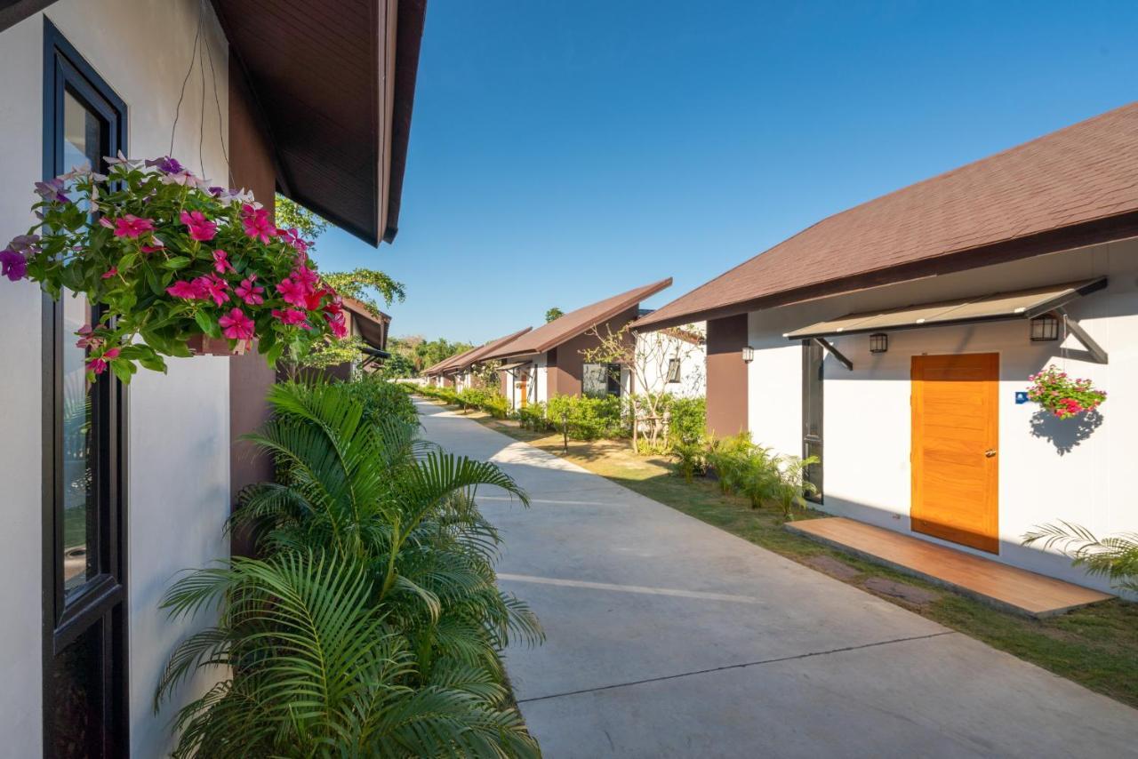 Thames Tara Private Pool Villa Rawai Phuket - Sha Extra Plus Eksteriør bilde